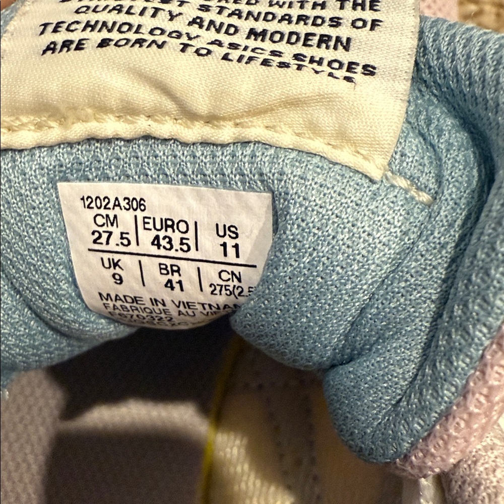 Asics lavender and light blue pastel sneakers with white laces - Picture 10 of 10